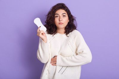 Ladies Wajib Simak Biar Gak Kena Infeksi, Berapa Kali Sih Sebaiknya Pembalut Diganti dalam Sehari?