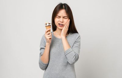 8 Makanan dan Minuman Dapat Merusak Gigi, Jangan Gampang Tergoda Tampilannya!