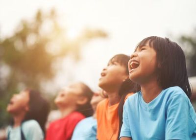 Tertawa Setiap Hari Bisa Bikin Umur Panjang? Ini Penjelasan Ilmiahnya