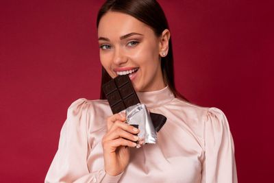 Kenapa Cokelat Jadi Obat Cewek-cewek Kalau Stress saat Menstruasi?