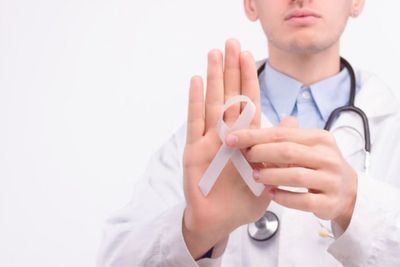 5 Tanda Awal Kanker Kelenjar Ludah yang Harus Anda Waspadai
