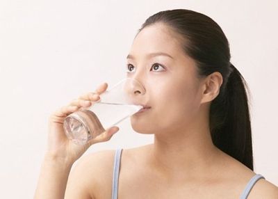 Wajib Coba! 6 Minuman Sehat untuk Menunjang Pencernaan Usai Makan Malam