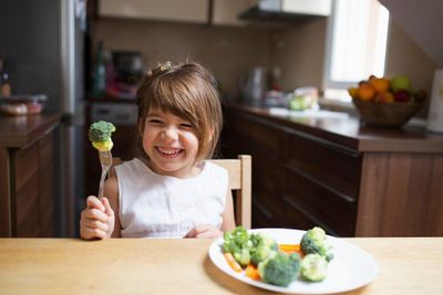Cegah Stunting, Ini 4 Tips Makan Sehat dan Praktis demi Optimalkan Tumbuh Kembang Bayi dan Anak