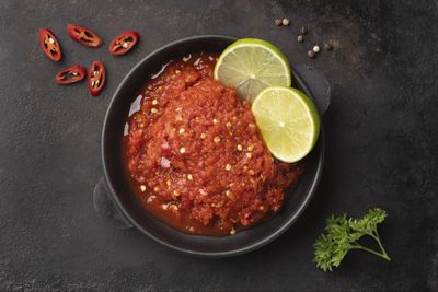 Cara Aman Makan Pedas Bagi Penderita Asam Lambung