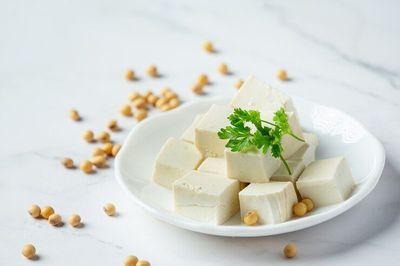 Tahu VS Tempe, Mana Yang Lebih Unggul Nutrisinya?