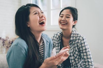 7 Manfaat Tertawa untuk Kesehatan, Mengurangi Stres hingga Meningkatkan Kreatifitas