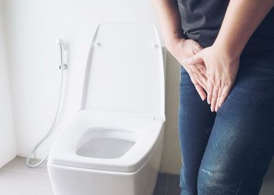 Jangan Disepelekan! Ini 5 Dampak Buruk Menahan Kencing Terlalu Lama