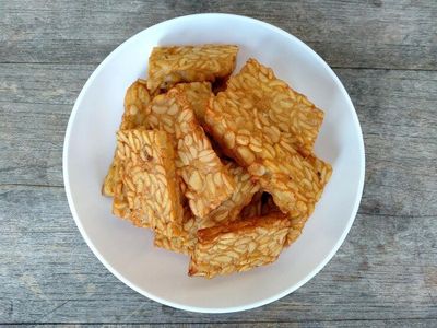Anak Gemar Konsumsi Tempe Tiap Hari? Ada Bahaya-bahaya Ini yang Mengintai si Buah Hati Loh Moms!