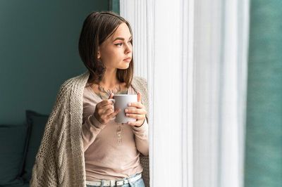 10 Manfaat Minum Air Panas, Meredakan Hidung Tersumbat Hingga Stres