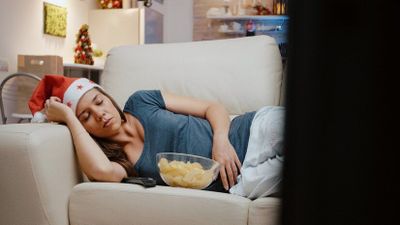 Mengapa Menonton TV Membuat Anda Tertidur? Ternyata ini 6 Alasannya