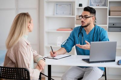 Jangan Abaikan! 5 Tanda Darurat Ini Harus Diperiksa Dokter Spesialis