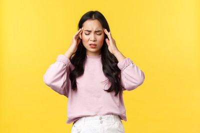 6 Cara Mengatasi Pusing Setelah Kena Hujan yang Wajib Kamu Coba, Auto Mendingan!