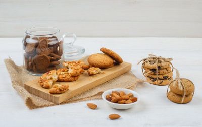 7 Makanan Tak Terduga Penyebab Gigi Berlubang