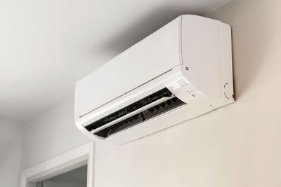 Dampak Tidur dengan AC Setiap Hari Terhadap Tubuh