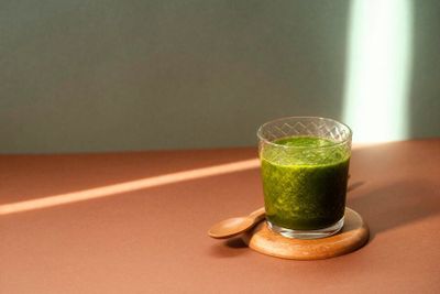 8 Minuman Terbaik untuk Dikonsumsi Ibu Hamil, Aman dan Alami!