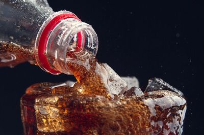 Bahaya Minuman Bersoda Bagi Kesehatan yang Kamu Harus Tau! Wajib Banget Dihindari