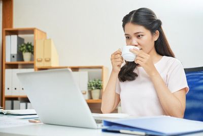Benarkah Minum Kopi Atau Teh Setiap Hari Dapat Menurunkan Risiko Demensia? Ini Penjelasannya