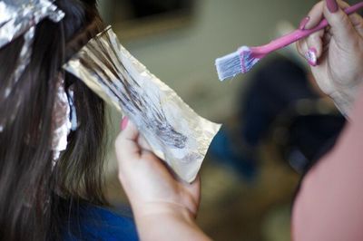 Pewarna Rambut dan Risiko Kanker Payudara, Apa Hubungannya?