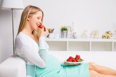 Bolehkah Ibu Hamil Makan Stroberi? Ini Penjelasannya