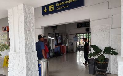 Sejumlah Warga Kecewa Tak Bisa Ikut Pemeriksaan Mata Gratis dari PT KAI Daop 9 Jember