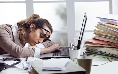 Badan Sering Lelah dan Mengantuk? Kenali Penyebab dan Cara Mengatasinya