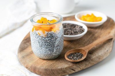 5 Makanan yang Sebaiknya Tidak Dikonsumsi Bersama Biji Chia, Apa Saja?