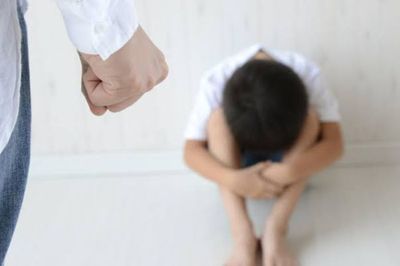 Memahami Perbedaan Hukuman dan Kekerasan Fisik: Pelajaran dari Kasus Remaja Lumpuh di China