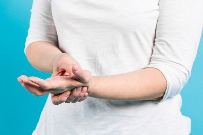 5 Makanan Penurun Kadar Asam Urat Secara Alami