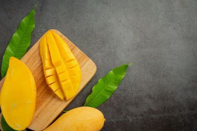 5 Makanan Ini Bisa Ganggu Kesehatan Kamu jika Dikonsumsi dengan Mangga: Apa Saja?