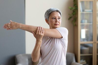 7 Makanan untuk Meningkatkan Kesehatan Tulang Selama Menopause