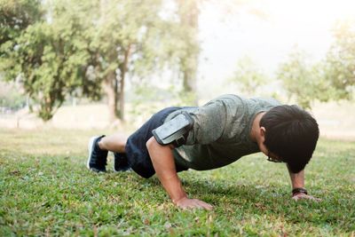 Kenapa Push Up Terasa Berat Padahal Terlihat Mudah? Ini Penjelasannya