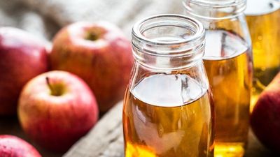 Stop Sekarang Juga! 7 Obat Ini Pantang Dicampur dengan Cuka Apel, Efeknya Bisa Fatal