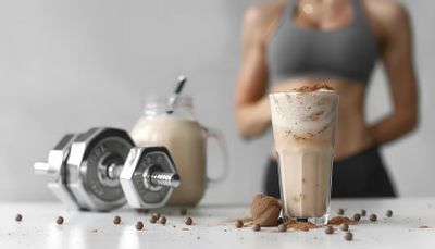 Benarkah Minum Protein Shake Sebelum Tidur Baik untuk Tubuh? Ini Penjelasannya