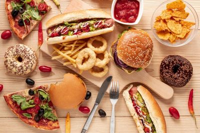 Menguak Bahaya Tersembunyi di Balik Kenikmatan Junk Food