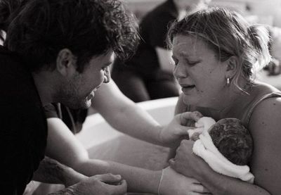 Apa itu Water Birth? Ini Manfaat, Risiko hingga Cara Menguranginya yang Wajib Diketahui