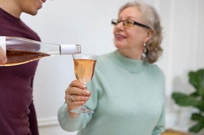 Kerusakan Hati Akibat Alkohol: Kenali Gejala dan Cara Melindungi Hati Wanita!