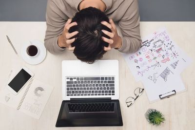 Mengenal Trauma Kerja, Penyebab dan Cara Mengatasinya
