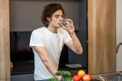 Tips Minum Air Mineral selama Ramadan, Tubuh Tetap Fit dan Terhidrasi saat Puasa!