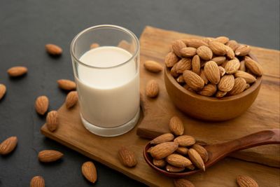 7 Manfaat Susu Almond untuk Kesehatan Tubuh, Rendah Kalori
