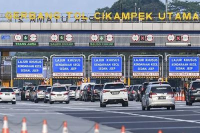 43 Ribu Kendaraan Tinggalkan Jakarta, Padati Gerbang Tol Cikampek Utama