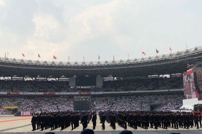Mengintip Kemeriahan HUT Bhayangkara ke-77 di Area dalam GBK, Dihadiri Presiden dan Pejabat!