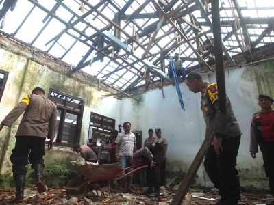 Alhamdulillah! Sekolah di Jember Diperbaiki saat HUT Bhayangkara Usai Sebelumnya Diberitakan Indozone