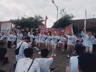 Kirab Pemilu 2024, KPU Tulungagung Gelar Flashmob Badan Adhoc dan Gandeng Komunitas Vespa Tulungagung