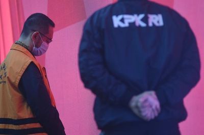KPK Tahan Mantan Kepala Bea Cukai Makassar Andhi Pramono