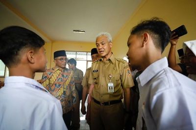Ganjar Dorong Lulusan SMK Menjadi Tenaga Kerja Terampil dan Berdaya Saing Tinggi