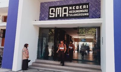 Heboh! Bikin Geleng-geleng, Harga Seragam SMA di Tulungagung Sampai Rp2,3 Juta