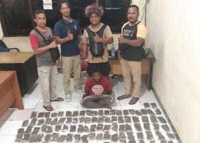 Polda Papua Tangkap WN Papua Nugini Pembawa 1 Bal Ganja, 2 Pelaku Melarikan Diri