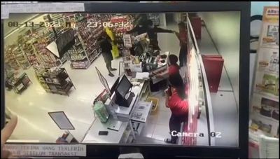 Komplotan Perampok Bersenpi Beraksi di Mini Market Bekasi, Uang Puluhan Juta Raib