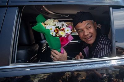 Cara Relawan Kenalkan Sosok Ganjar Pranowo ke Milenial di Makassar