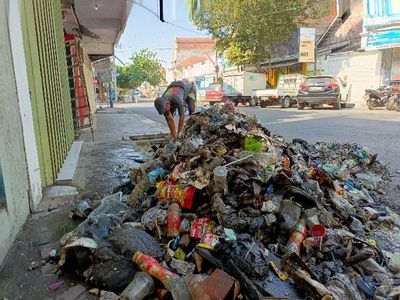 Sebanyak 500 Warga Kota Jember Keluhkan Selokan Mampet 5 Tahun